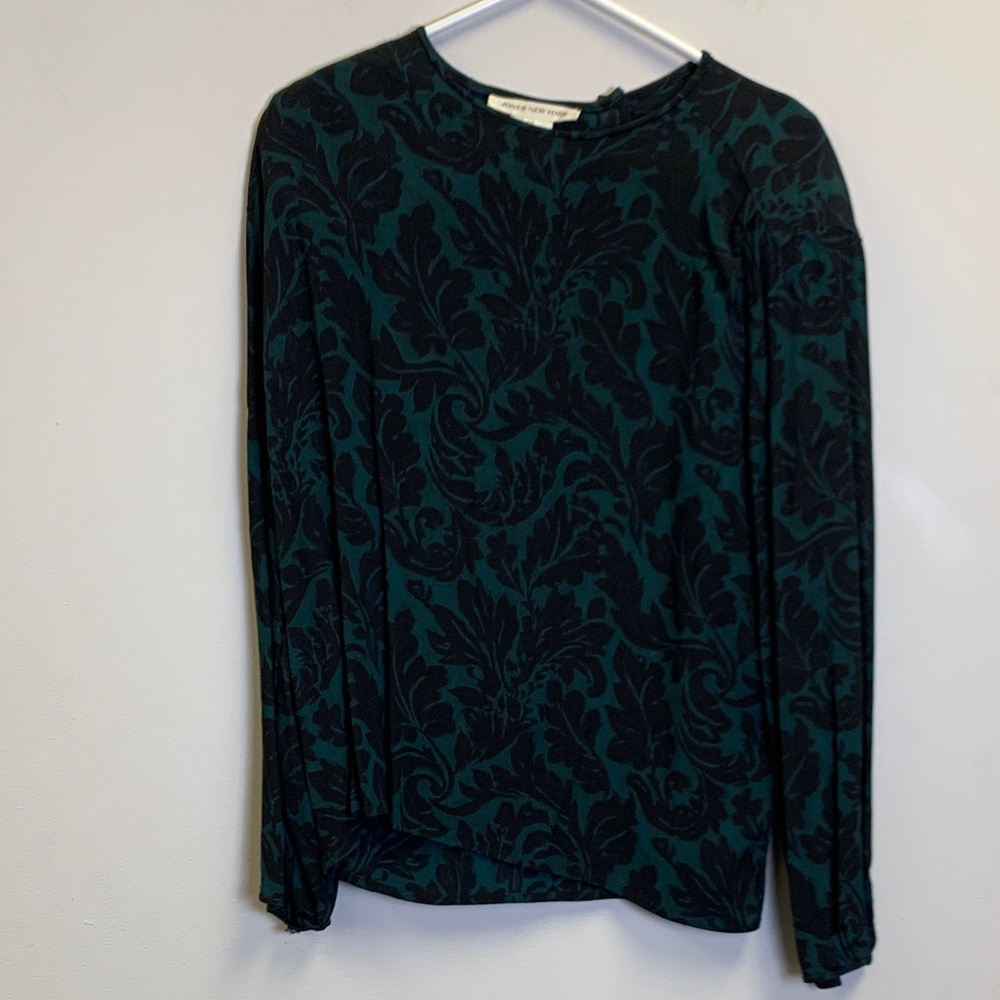 Jones New York Black and Green Floral Long Sleeve Top